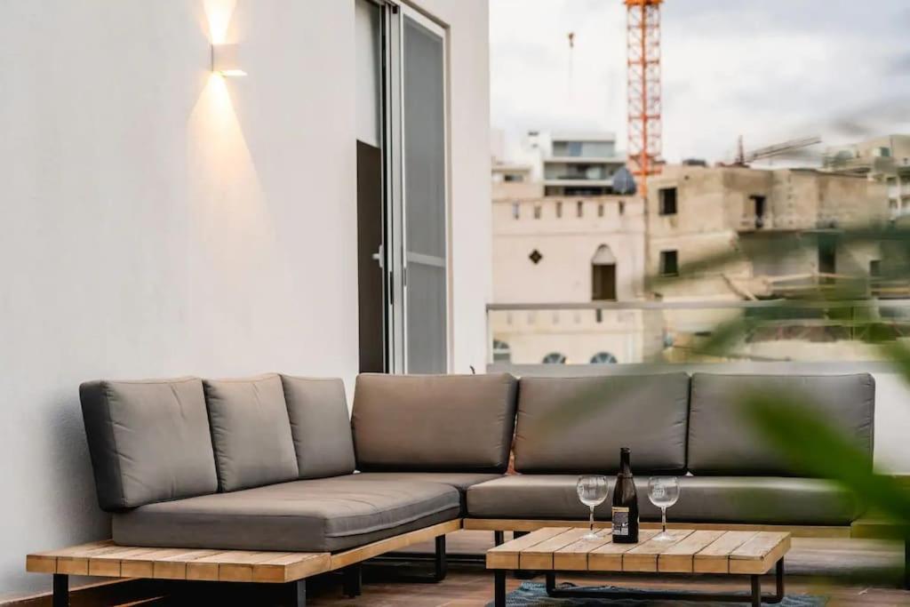 Luxurious & Stylish Penthouse With Private Pool Apartamento Msida Exterior foto